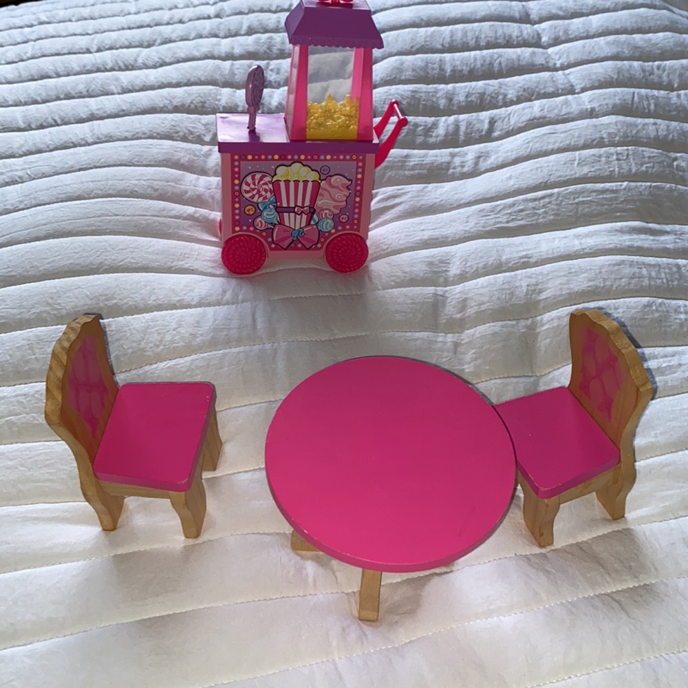 Children’s play table & chairs furniture & play popcorn popper